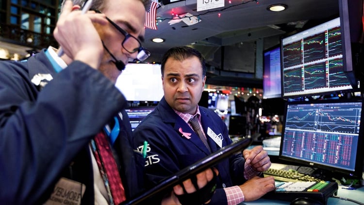 Wall Street abrió con bajas en sus principales índices (EFE)