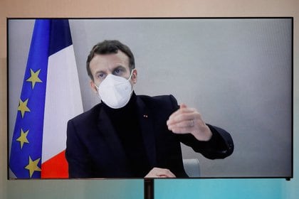 Macron tomó la decisión aislado roque tiene coronavirus 