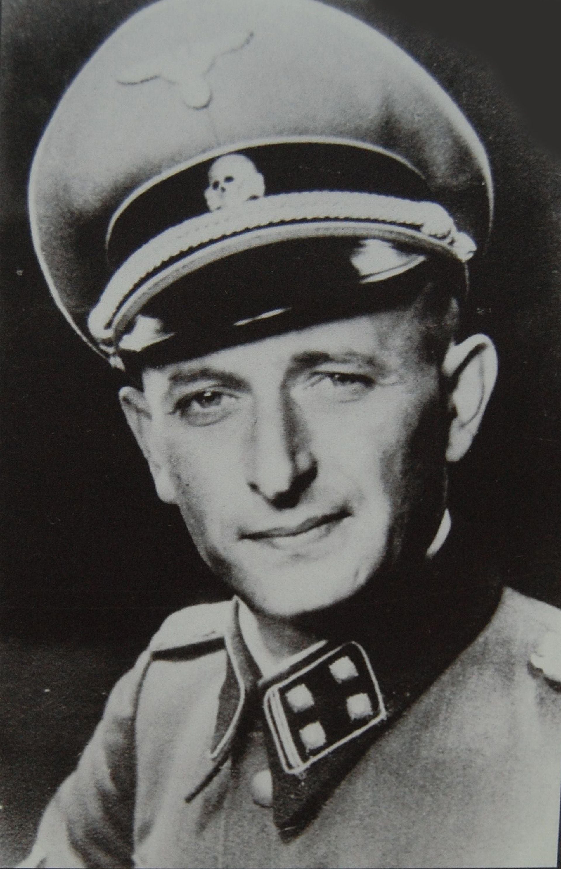 Un retrato del nazi Adolf Eichmann. Su hijo menor, Ricardo, un arqueólogo reconocido, dijo que es imposible escapar de nuestro pasado (Photo by Fine Art Images/Heritage Images/Getty Images)