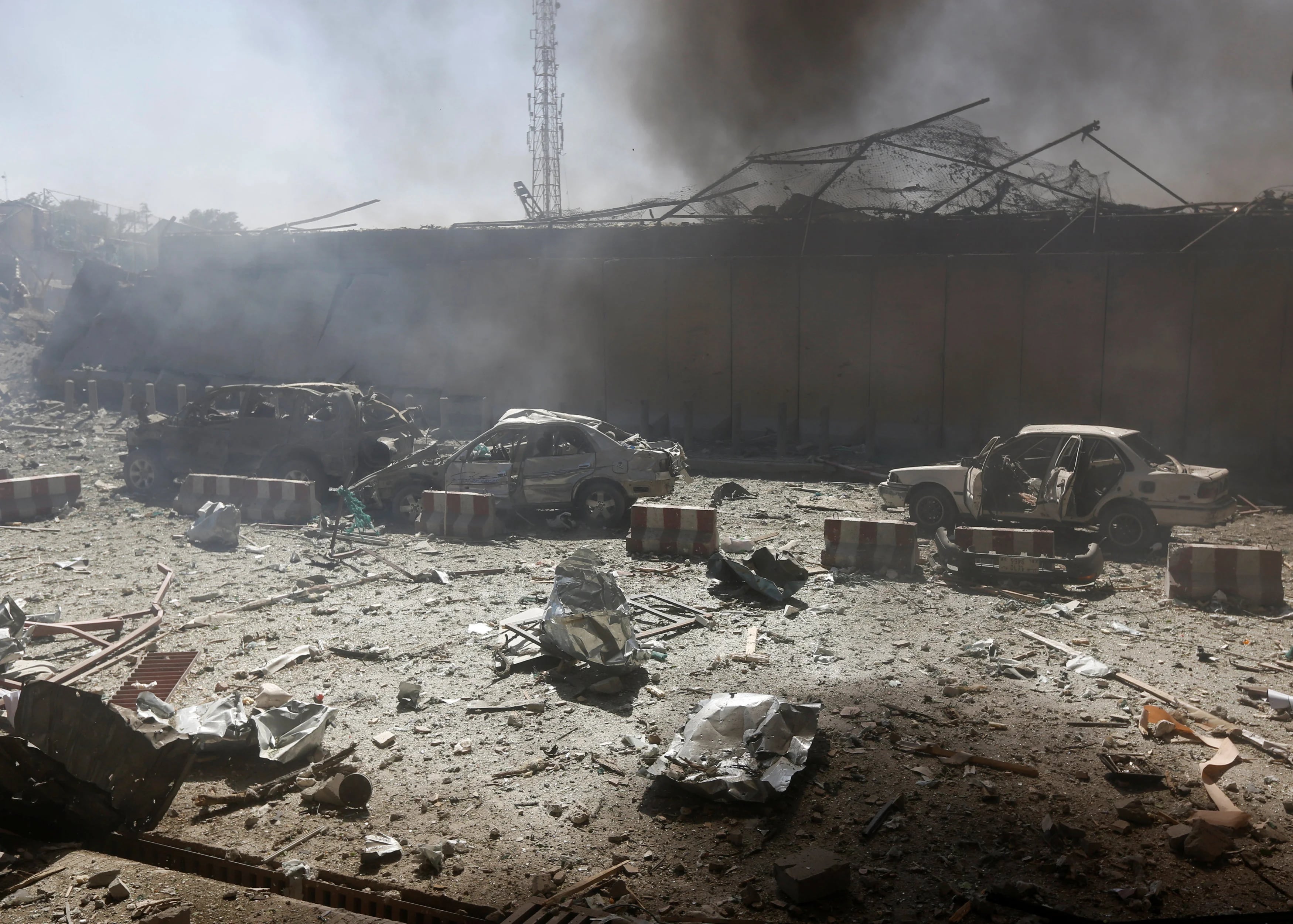 Destrucción en las calles de Kabul (Reuters)