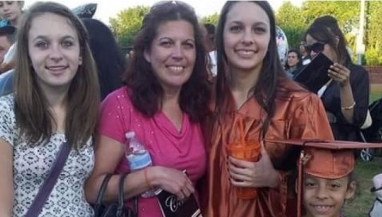 Sus hijas subieron una página de GoFundMe para recaudar fondos para el funeral (Foto: Facebook) 