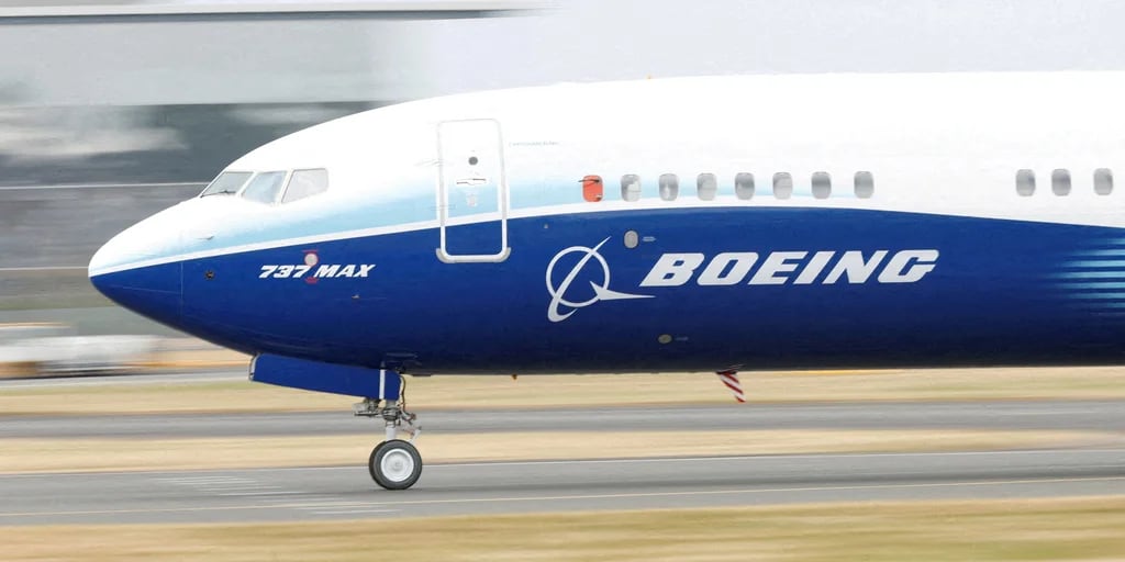 La Justicia de EEUU acusó a Boeing de violar un acuerdo de seguridad por los accidentes que involucraron a su avión 737 MAX