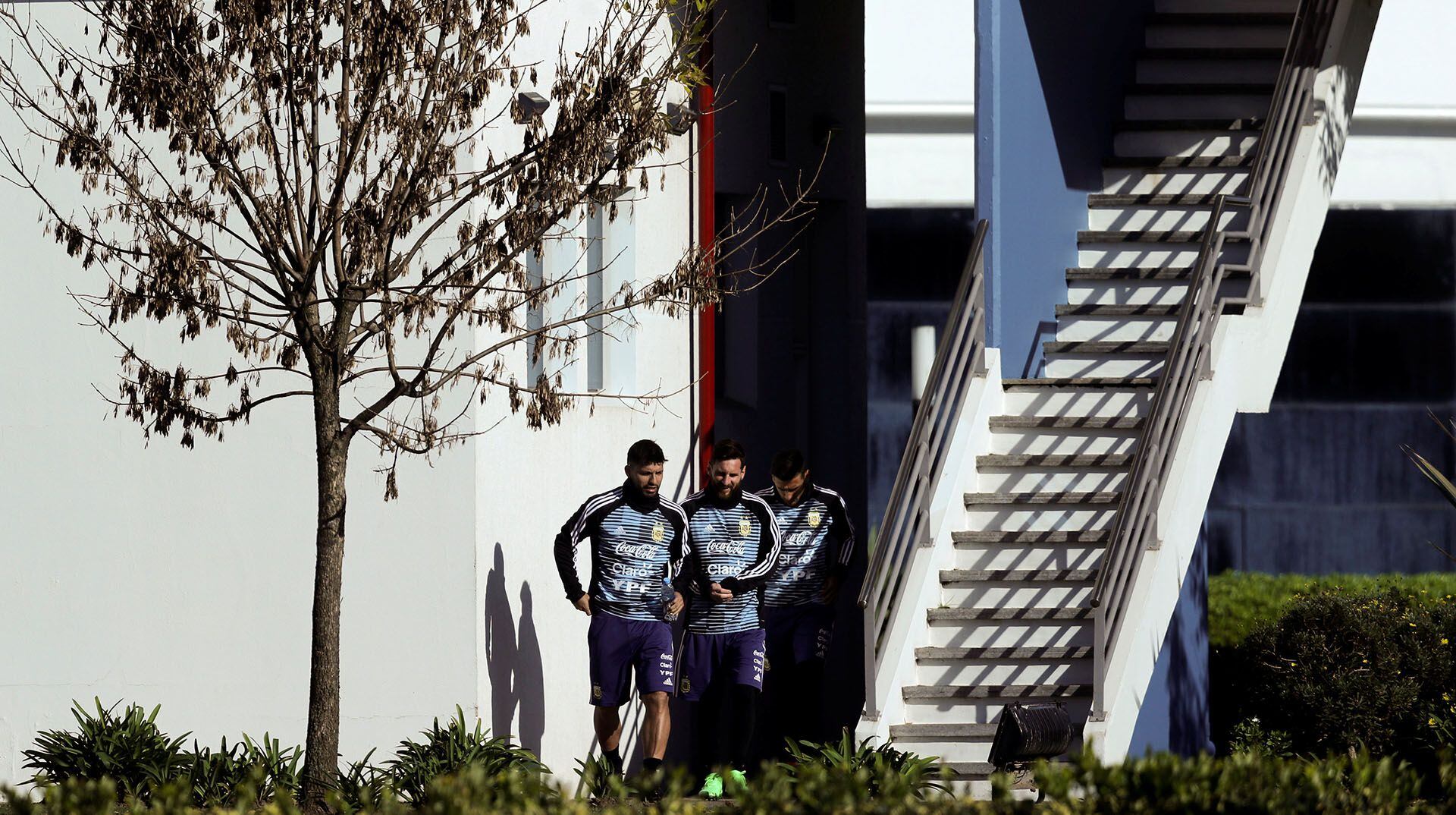 Messi, Agüero y Lo Celso en un entrenamiento de la selección argentina (Foto: Reuters)