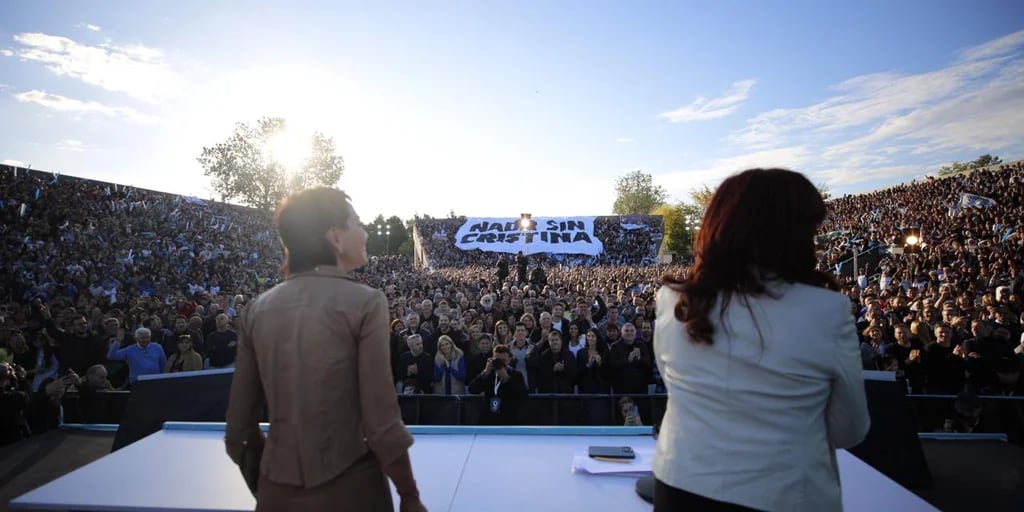En medio de discusión interna, Cristina Kirchner se apoyó en La Cámpora para pedir el cese del fuego cruzado en el peronismo