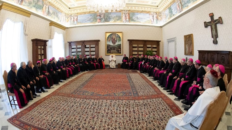 Una postal del encuentro del papa Francisco con los obispos argentinos