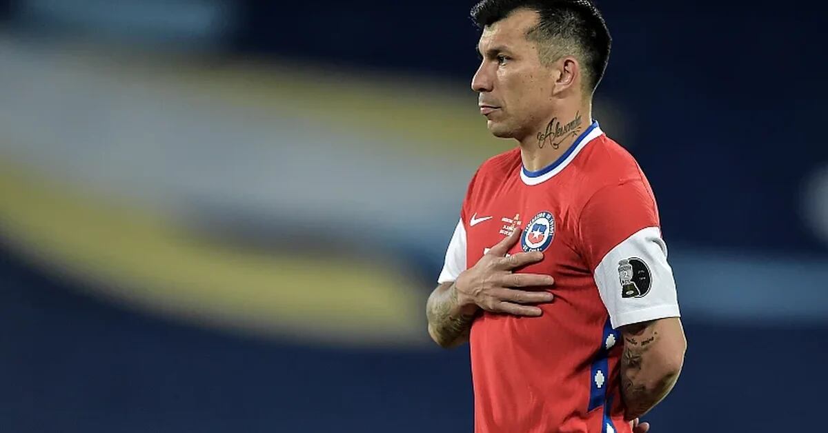 Scandalo familiare per un ex calciatore del Boca e della nazionale cilena a causa di una pubblica accusa dell’ex moglie