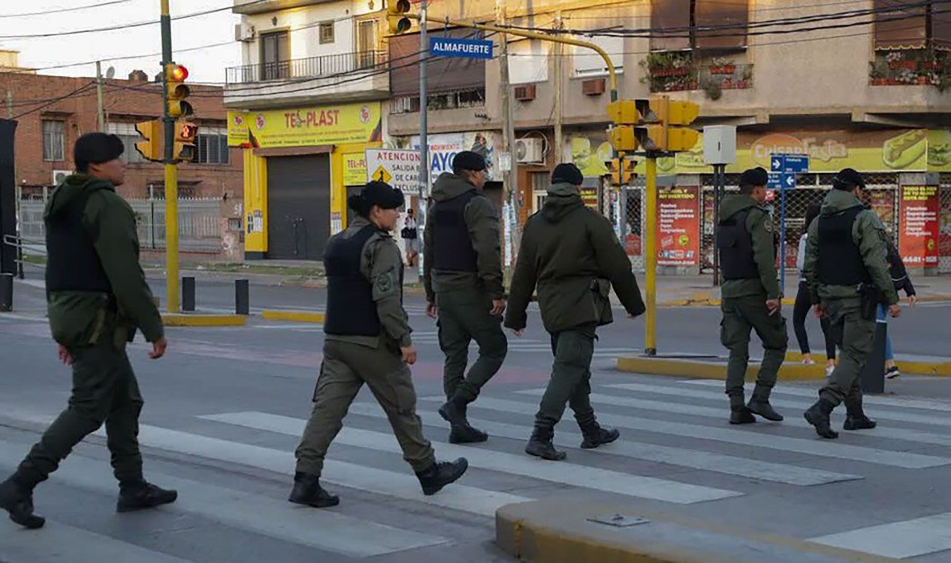 Gendarmería Nacional recorre las calles de La Matanza y estaciones de ferroviarias
