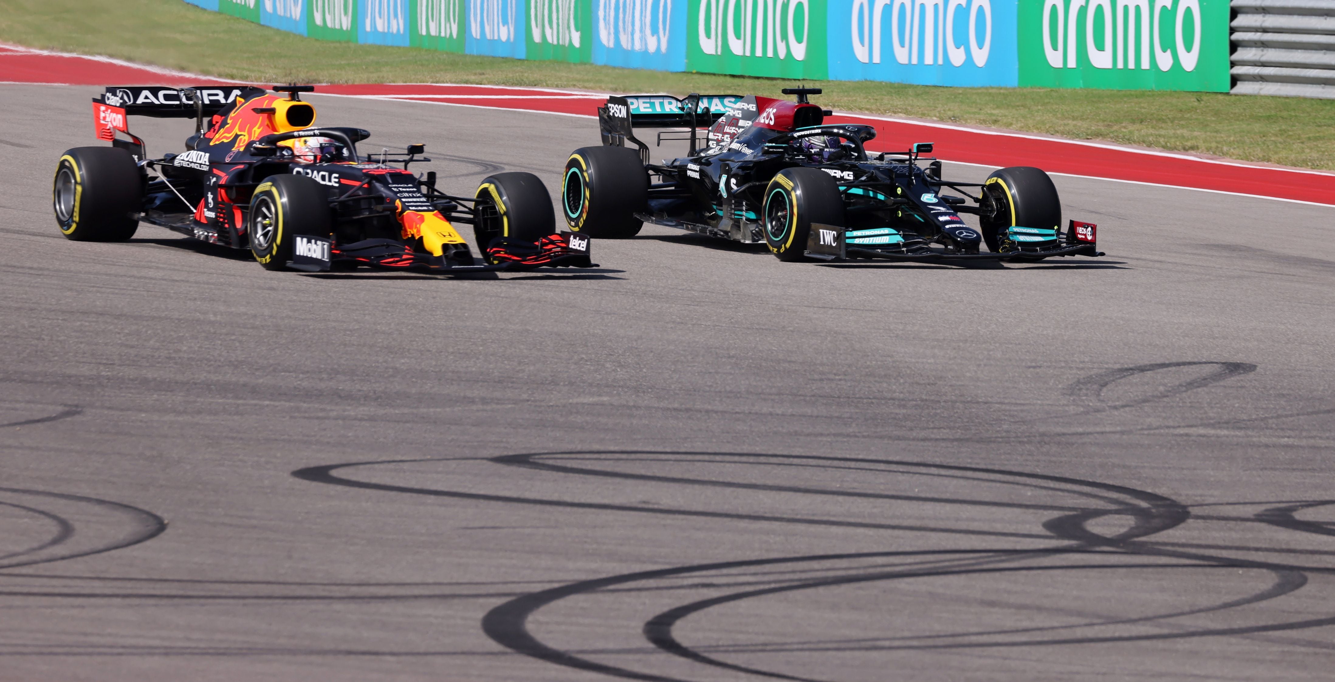 Max Verstappen y Lewis Hamilton definirán el título de la F1 (REUTERS/Mike Blake)