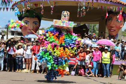 El nombre de Putla también se origina de Puctitlán, que quiere decir “donde hay mucho humo” se compone de poctli: humo y de tla: sufijo que denota abundancia.