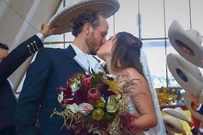 Camila Fernández se casó el sábado 1 de agosto con Francisco Barba (IG: maxwoodside)