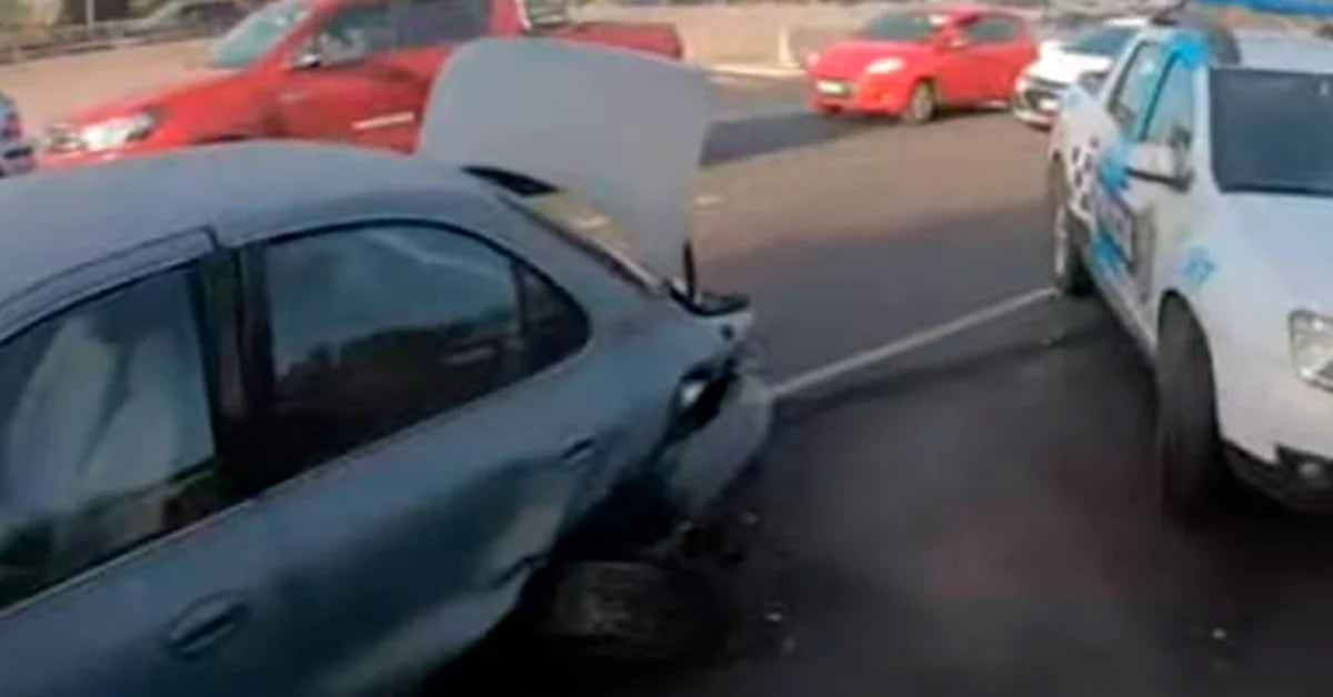 Panamericana: chocó a tres autos, tiró a un conductor desde un puente y huyó con los airbags estallados