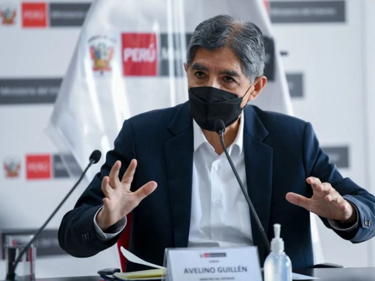 Avelino Guillén renunció al cargo de Ministro del Interior - Infobae