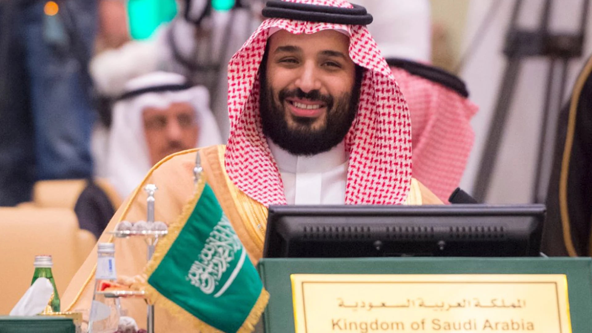 El ministro de Defensa de Arabia Saudita, príncipe Mohammed bin Salman, durante una reunión del Consejo de Cooperación del Golfo: tres de los seis países miembros cortaron relaciones con Qatar (AP)