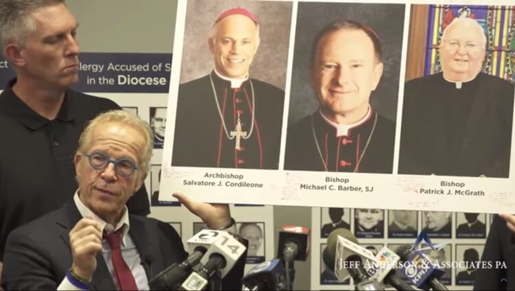 Resultado de imagen para abuso sexual sacerdotes niños
