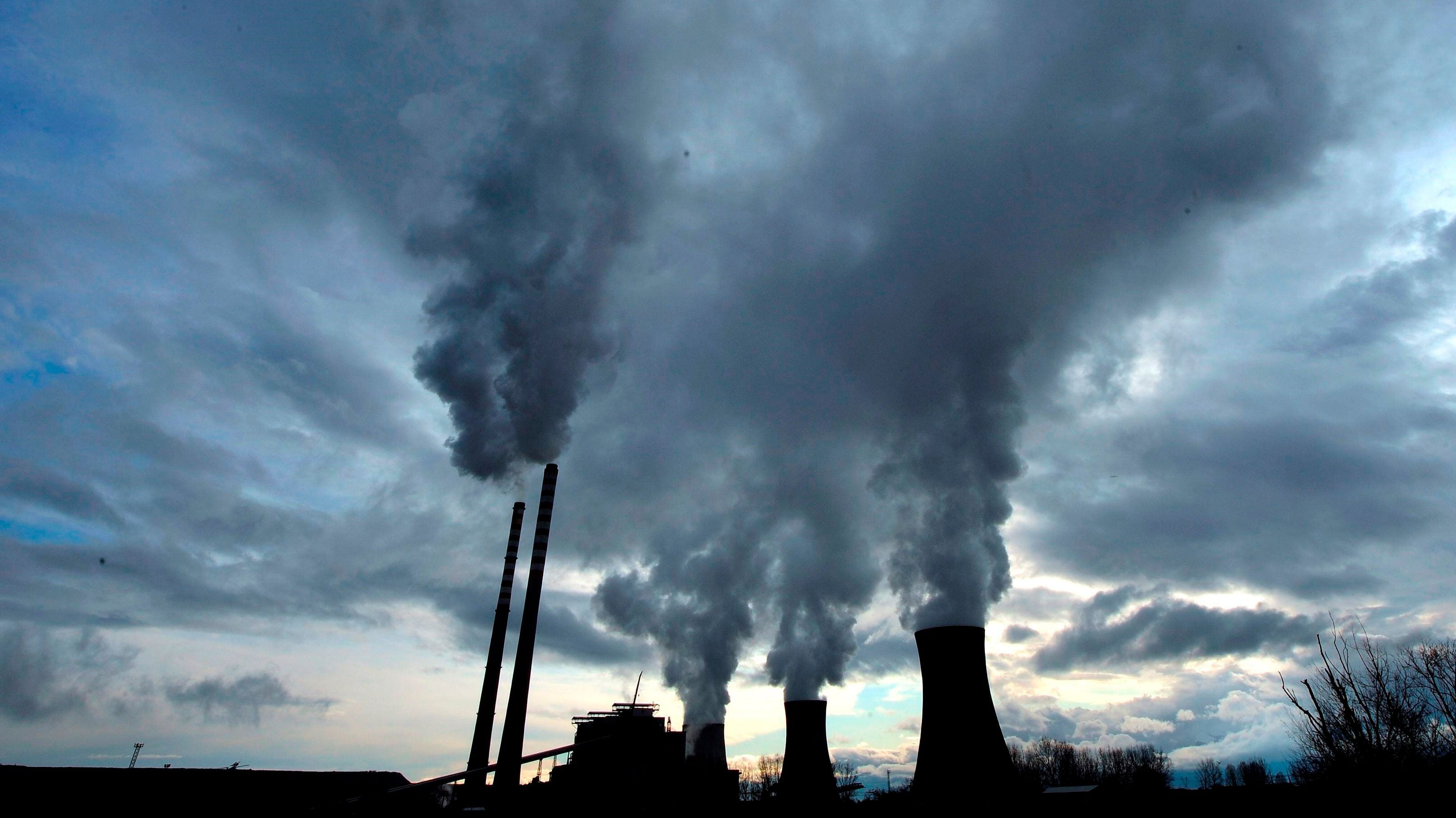 Más de 4 millones de personas mueren todos los años por los efectos de la contaminación del aire en el mundo ( EFE/Archivo/Georgi Livocski) 