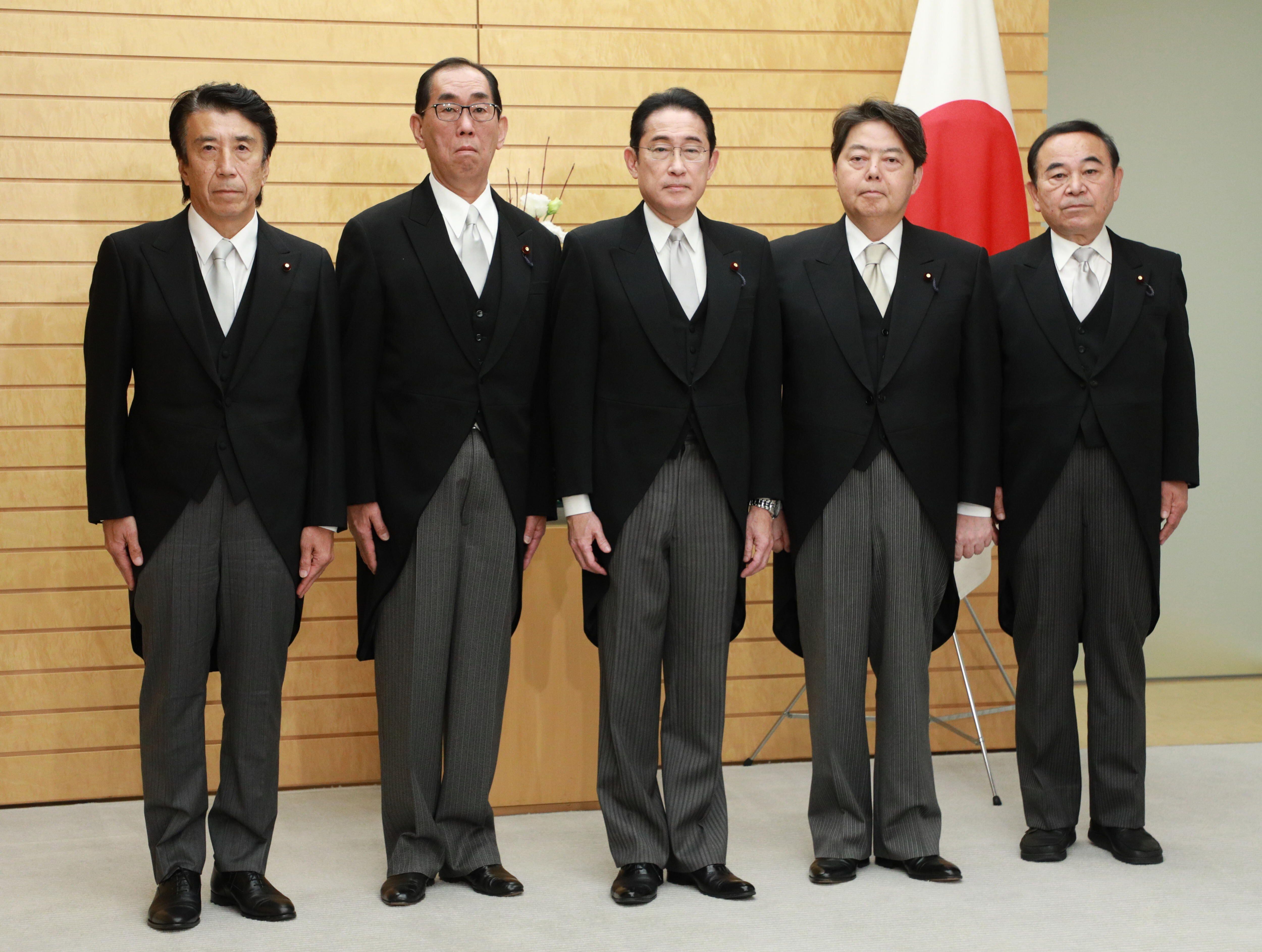 El premier japonés limpió el ejecutivo: reemplazó a cuatro ministros en medio del escándalo por los sobornos (EFE/ARCHIVO)