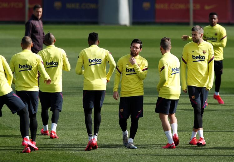El presidente del Barcelona contó que la propuesta de recorte final fue realizada por los jugadores (Reuters)