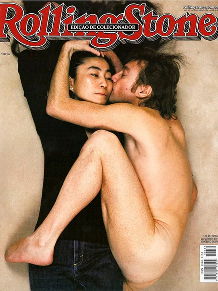 La mañana del 8 de diciembre Annie Leibovitz sacó la foto icónica con Lennon desnudo abrazando a Yoko que sería tapa de  