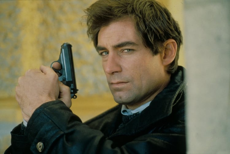 Timothy Dalton como James Bond