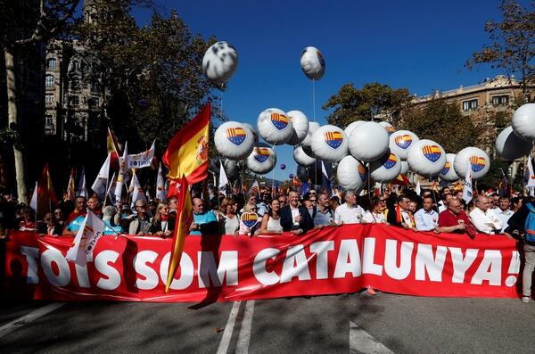 Manifestantes a favor de la unidad española (Reuters)