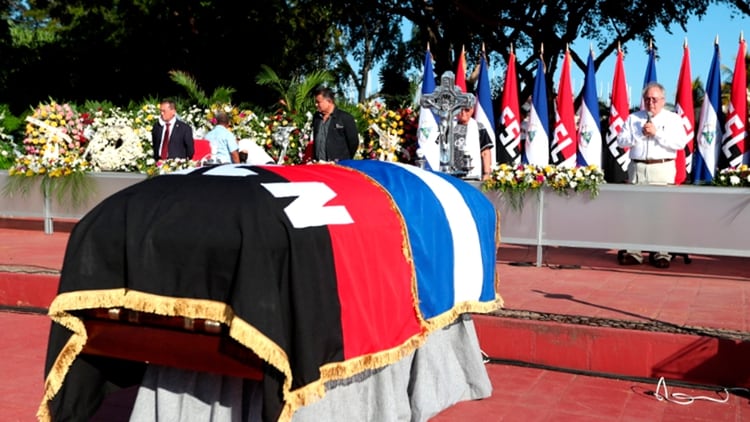 Se esperaba que Daniel Ortega apareciera en los actos fúnebres de su antiguo camarada, el diputado Jacinto Suárez. Ni él ni su familia se hicieron presentes. (Tomada de 19 Digital)