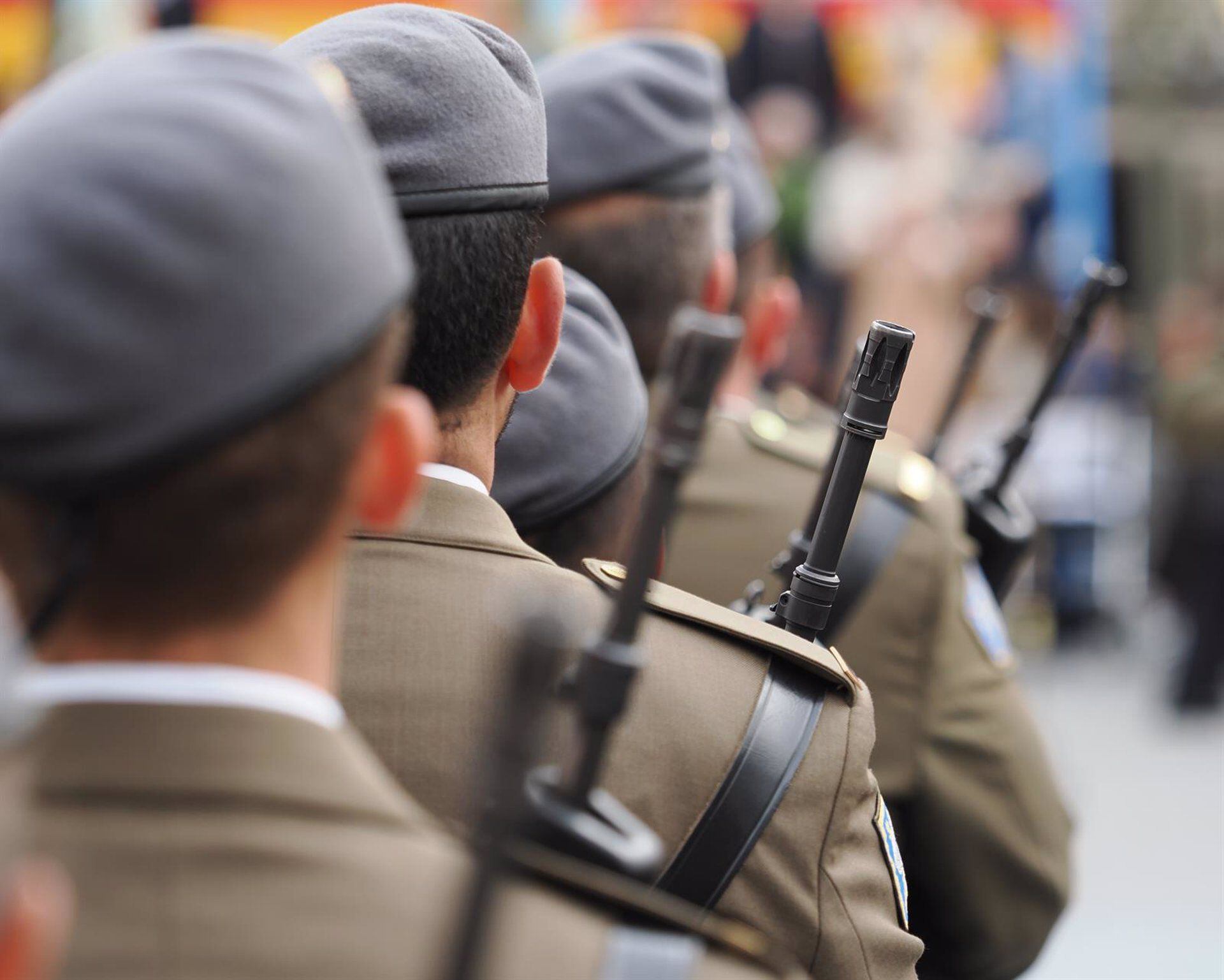 Militares en un desfile, a 7 de marzo de 2024, en Valladolid. (Photogenic/Claudia Alba/Europa Press)