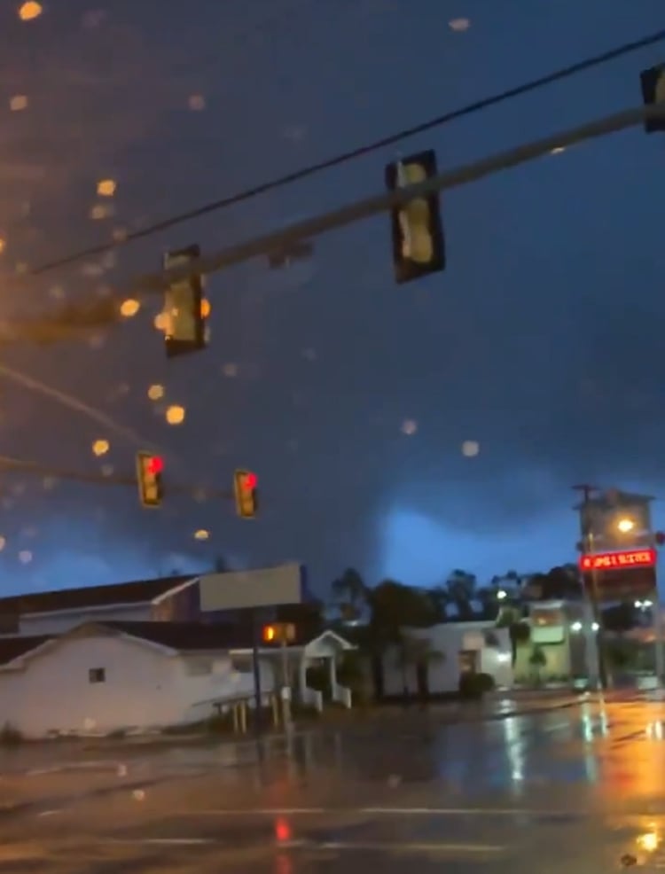 El tornado que se observó en North Myrtle Beach, Carolina del Sur (Foto: DMM News)