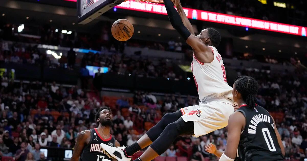 Butler manages to nail in the end;  The Heat beat the Rockets