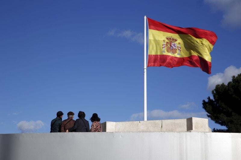 Imagen de achivo de una bandera española en la Plaza Colón de Madrid, España./ REUTERS/Susana Vera
