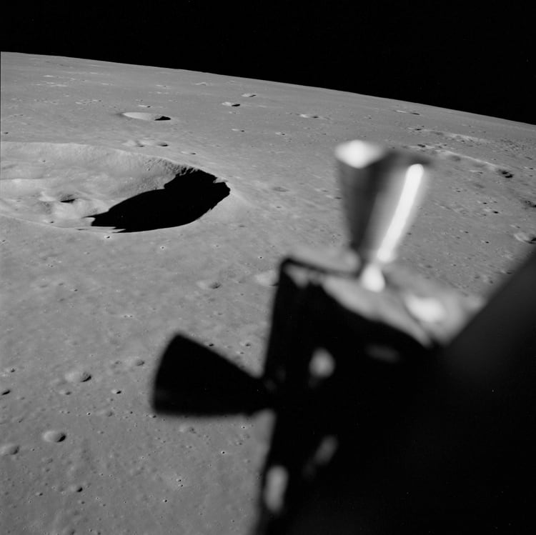 A solo 14 kilómetros de altura del suelo lunar estuvieron los tripulantes del Apolo 10 (NASA)