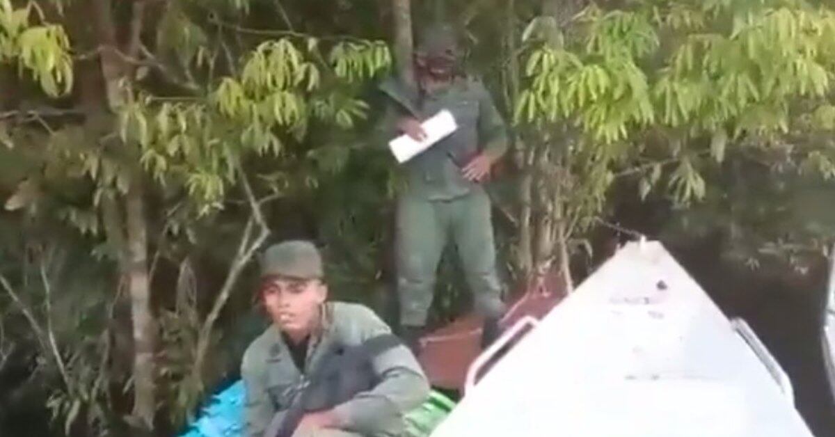 Venezuelan soldiers persecute traders in violation of Colombian sovereignty in Queensia.