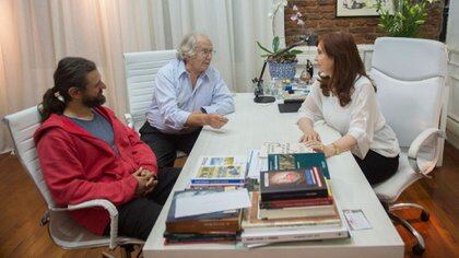 Cristina Fernández de Kirchner, Juan Grabois y Adolfo Pérez Esquivel, premio Nobel de la Paz. (NA)