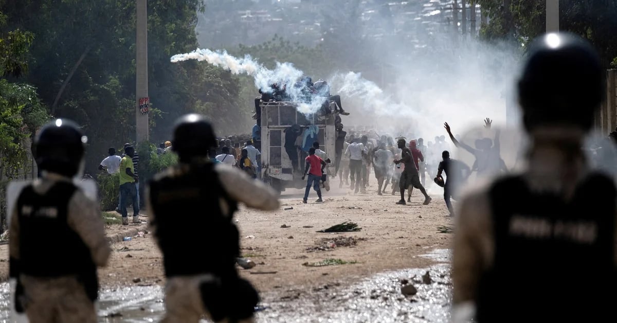 The UN has asked the international community to consider the deployment of a special force in Haiti