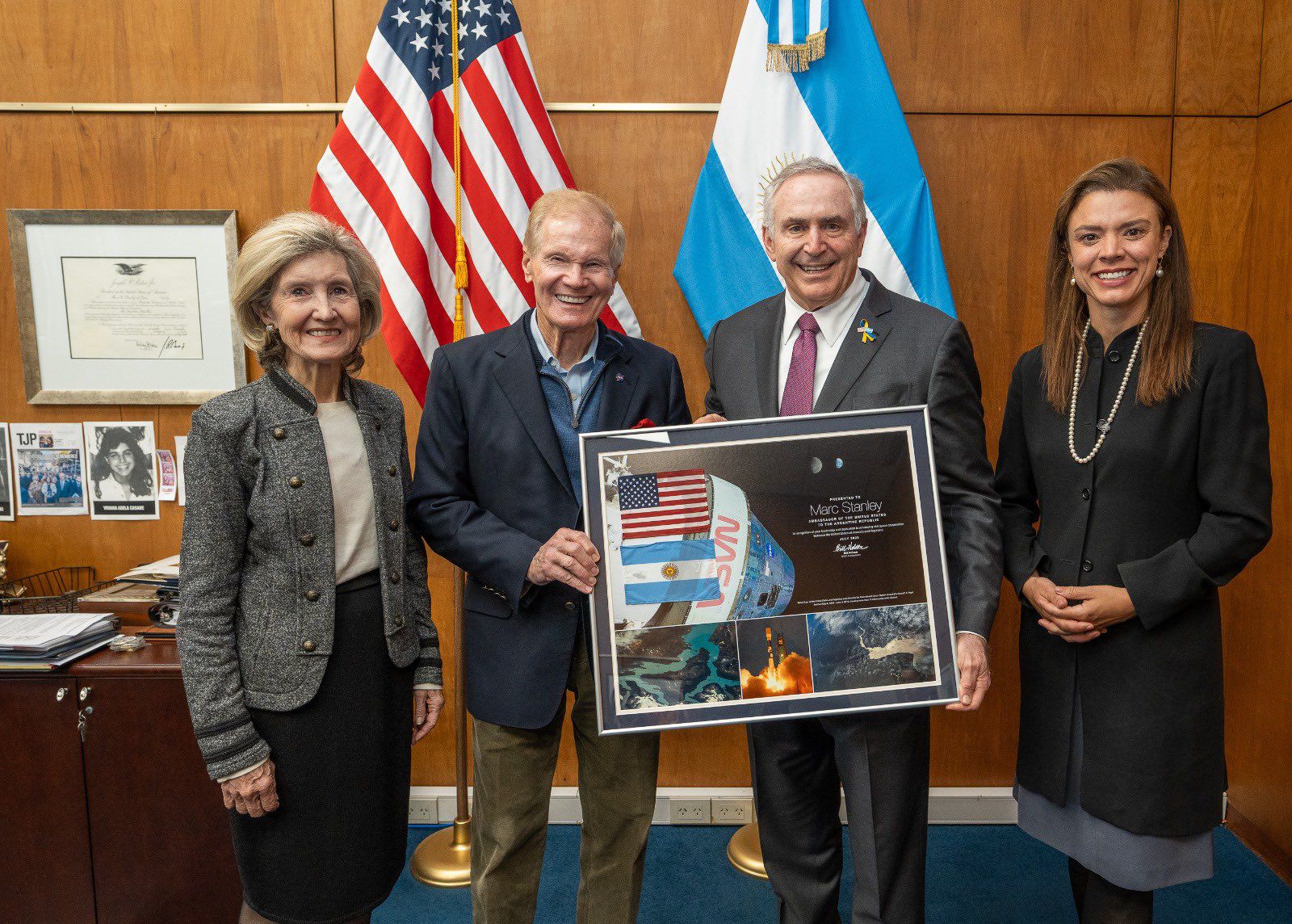 Bill Nelson fue recibido por el embajador de EEUU en Argentina Marc Stanley 
