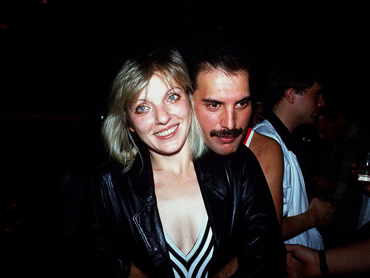 A 28 Anos De La Muerte De Freddie Mercury Que Es De La Vida De Su Gran Amor Mary Austin Infobae