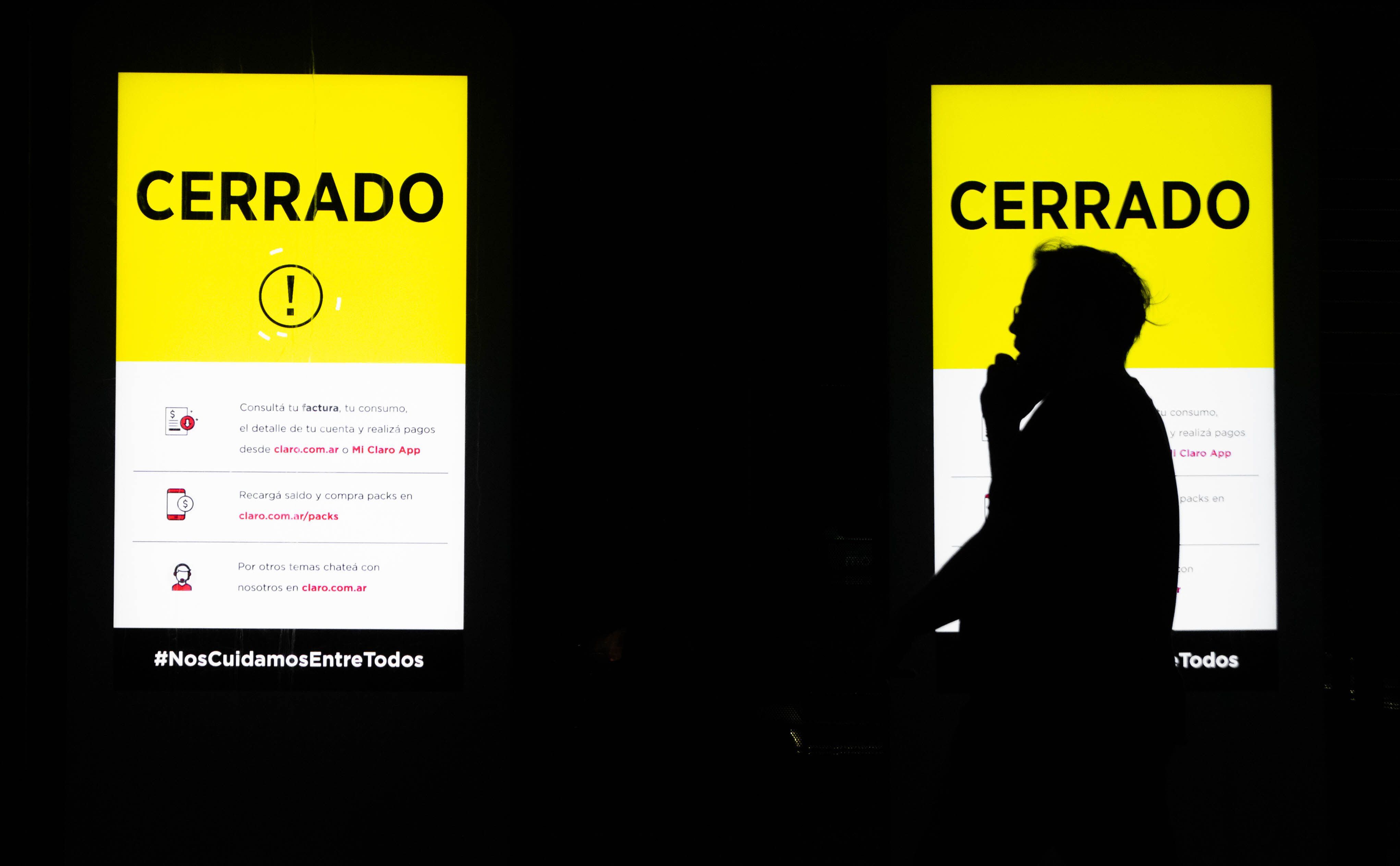 Buenos Aires vacía de noche - Cuarentena Obligatoria - Coronavirus