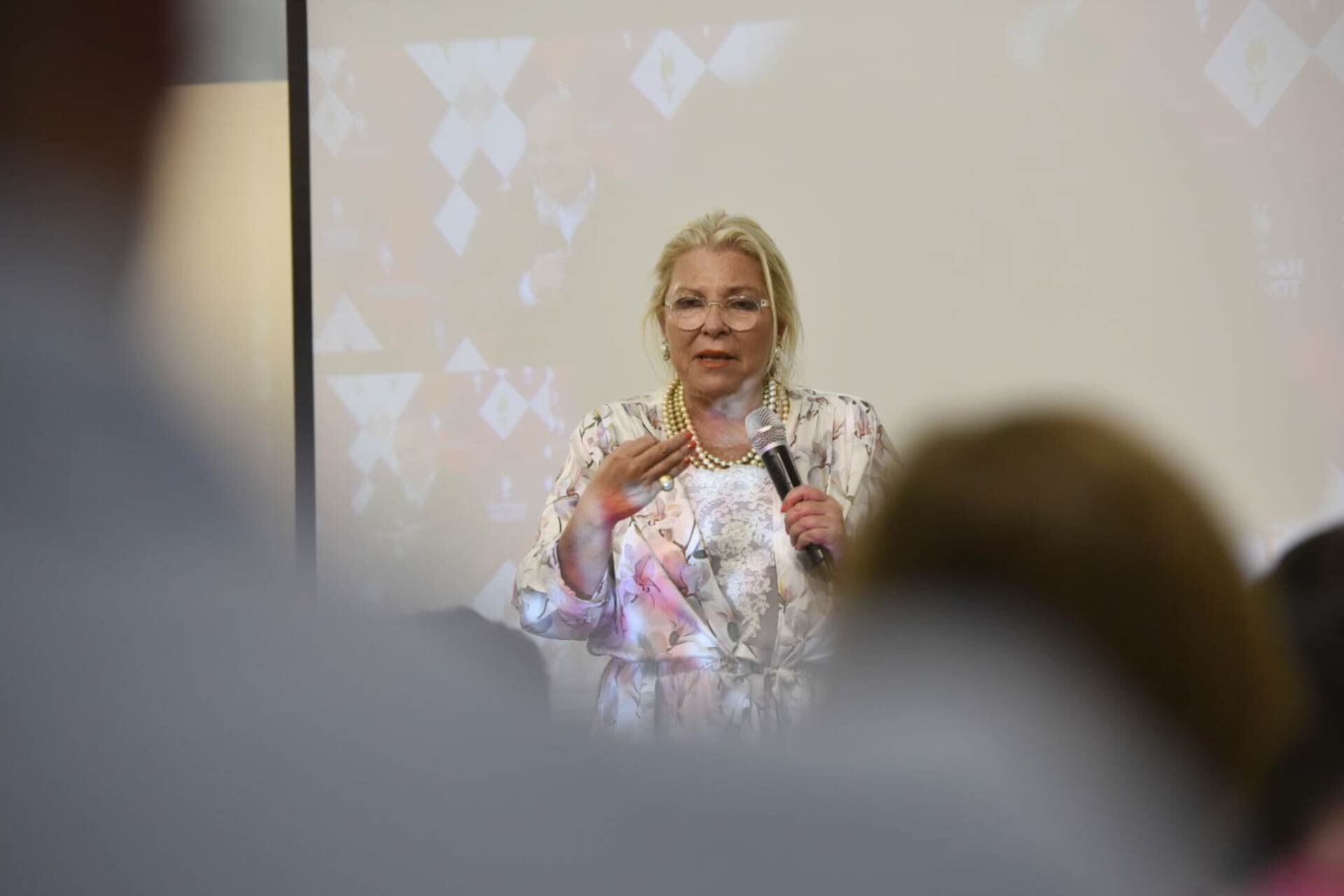 Elisa Carrió inauguró la nueva sede del Instituto Hannah Arendt