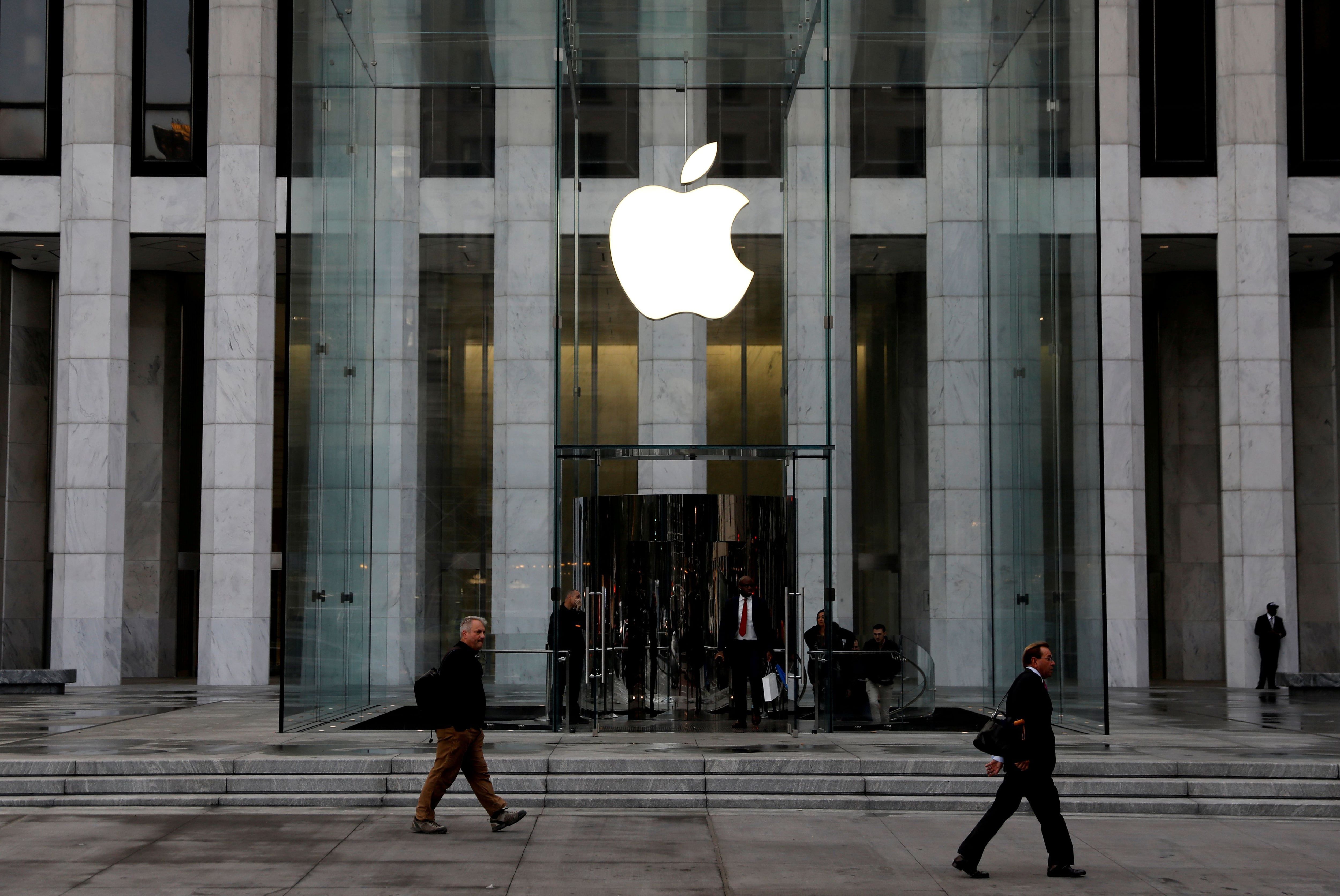 Con sus servicios, Apple también busca dominar la guerra por el streaming. (REUTERS/Mike Segar)
