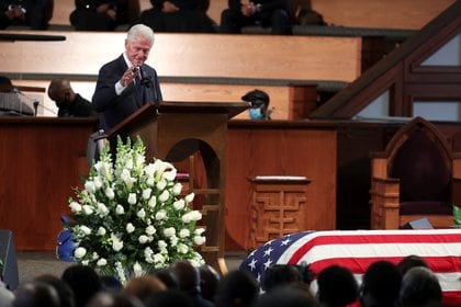 El ex presidente Bill Clinton también habló durante la ceremonia privada  (Alyssa Pointer/Pool via REUTERS)