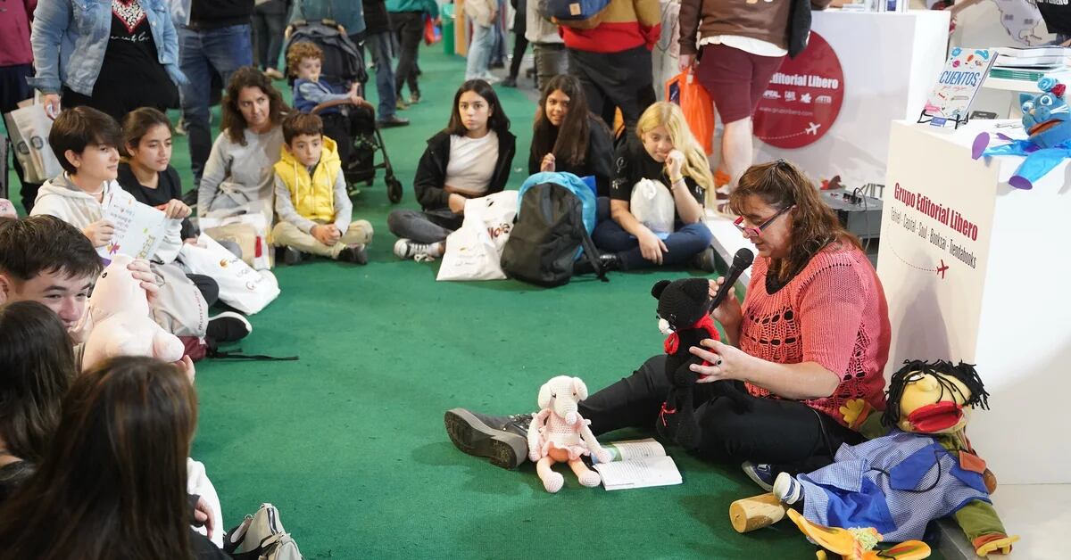 From science to drawing zombies, here’s what to do (and what to bring) with kids at the book fair this weekend.