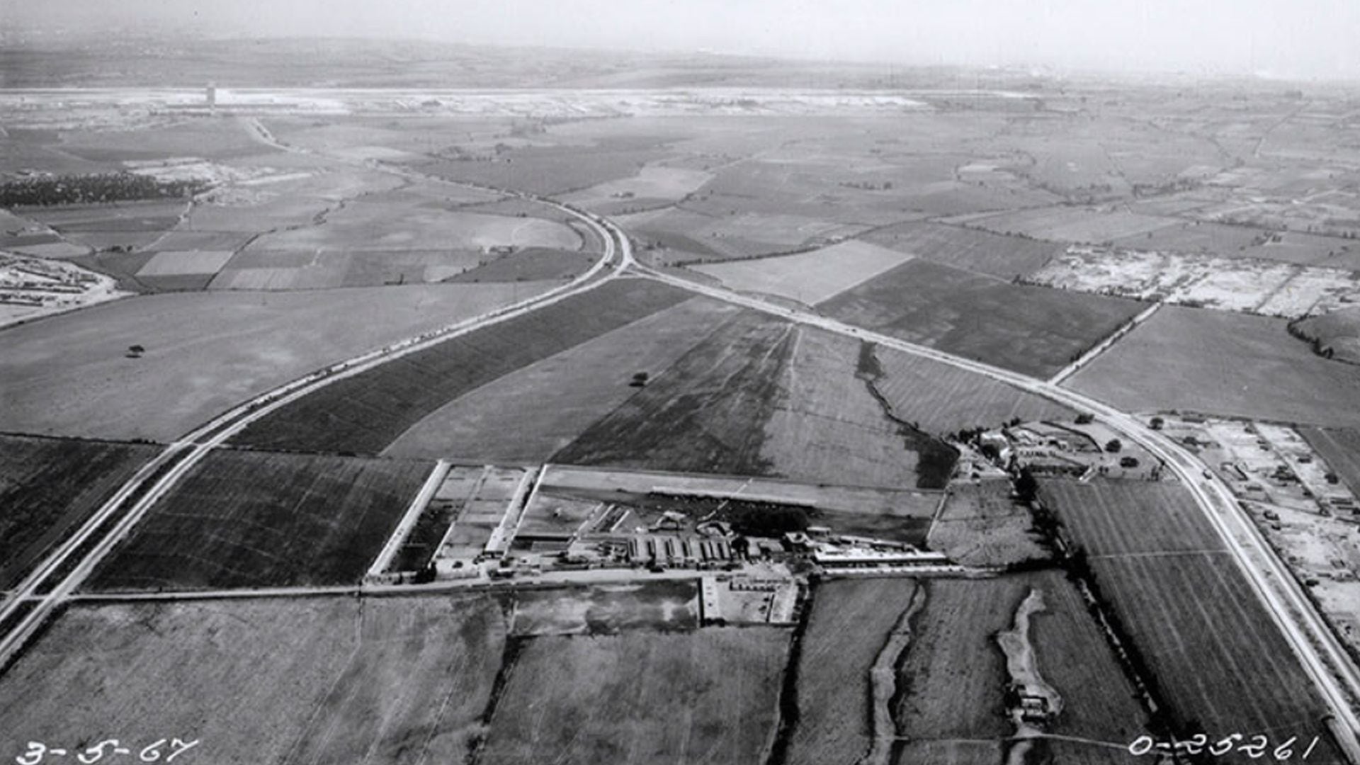Avenida Tomás Valle y Angélica Gamarra (Archivo Servicio Aerofotográfico Nacional, 1967)