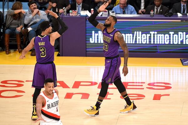 LeBron James hizo historia en el triunfo de los Lakers sobre Portland en la NBA (AFP)