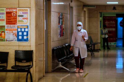 Según los sindicatos, en los hospitales bonaerenses no consiguen postulantes para ocupar las vacantes debido a los bajos salarios