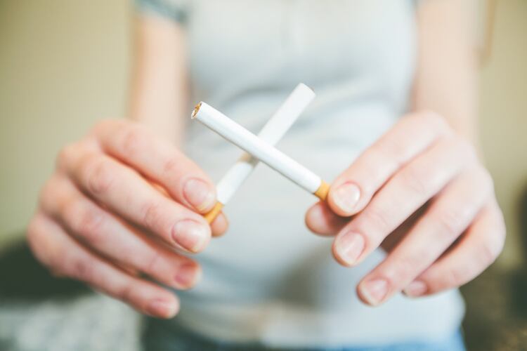 Cada año, más de 8 millones de personas fallecen a causa del tabaco. Más de 7 millones de estas defunciones se deben al consumo directo y alrededor de 1,2 millones, consecuencia de la exposición involuntaria al humo (Shutterstock)