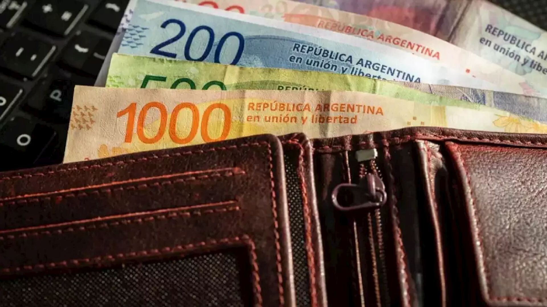 Buenos Aires - pesos argentinos - historias - Perú - 26 de agosto.