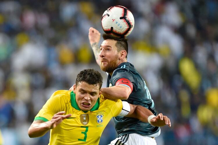 Thiago Silva criticó a Lionel Messi (AP Photo)