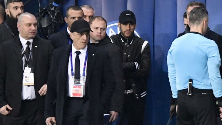 Neymar insultÃ³ a los Ã¡rbitros durante la eliminaciÃ³n del PSG en la Champions (Reuters)