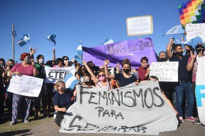 Protesta de movimientos sociales en Entre Ros ayer en apoyo al proyecto Articas y Dolores Etsever