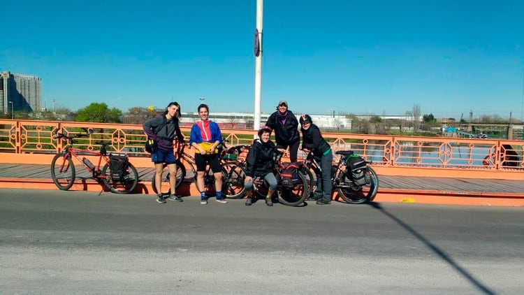 La manada bicicletera hará el recorrido en tramos porque se tardan siete horas en llegar. 