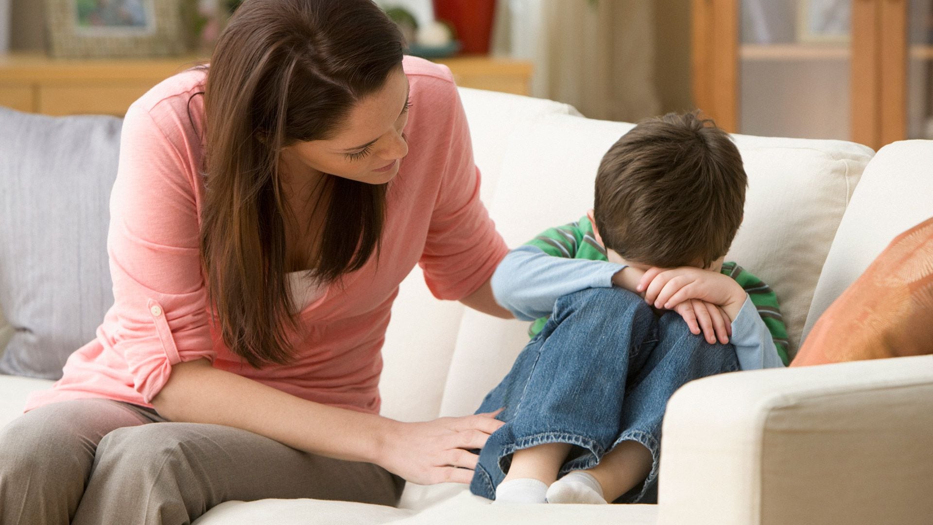 El cuadro depresivo tiene como característica la angustia, falta de motivación y afectación de varias áreas o esferas de la vida del niño o adolescente